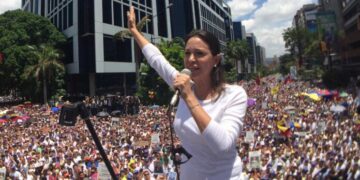 Maduro envía tropas amedrentar a opositores que apoyan a María Machado