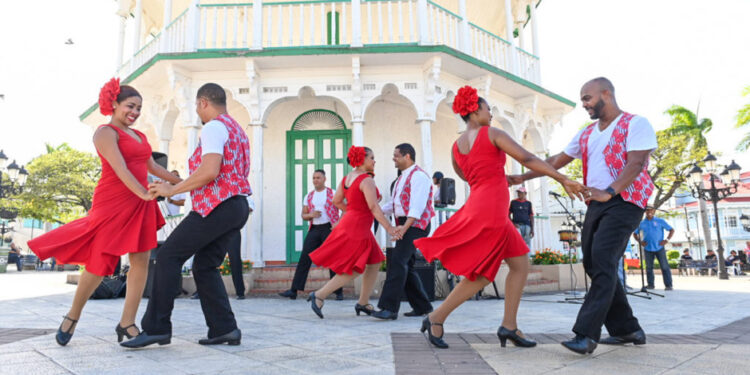 Aprueban proyecto que declara el 11 de diciembre como “Día de la bachata”