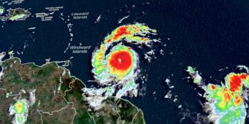 Huracán Beryl se fortalece otra vez a categoría 4 extremadamente peligroso