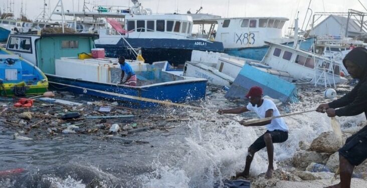 Al menos un muerto e "inmensa destrucción" en San Vicente y Granadinas por huracán Beryl