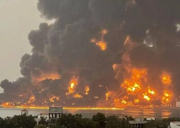 Israel bombardea el puerto yemení de Hodeida en respuesta al ataque de hutíes en Tel Aviv