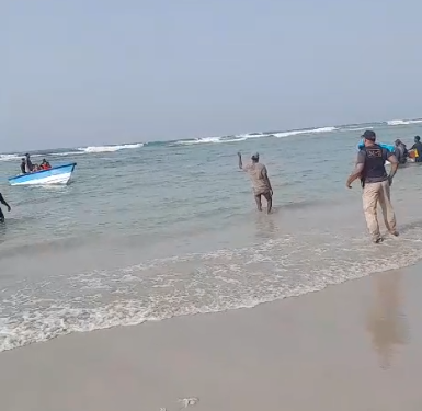 Suman cuatro personas fallecidas en naufragio en Playa Guayacanes