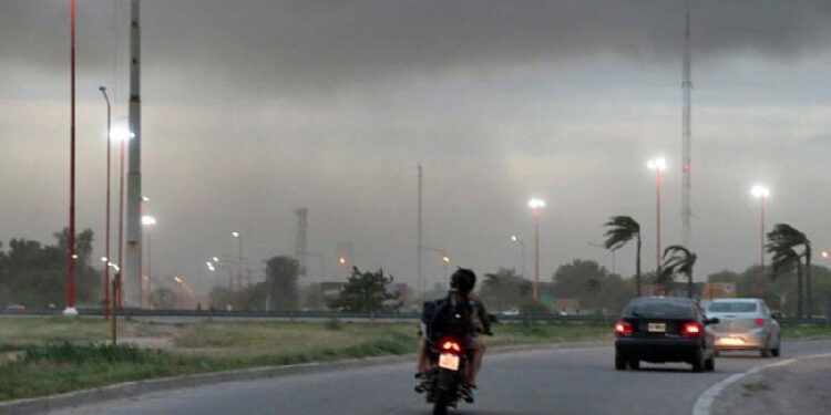 Efectos de una vaguada dejará más lluvias sobre el país este lunes