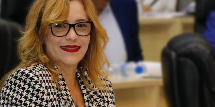 Regidora Isabel Pérez solicita aclaración pública por error en publicación del Ayuntamiento de SDE