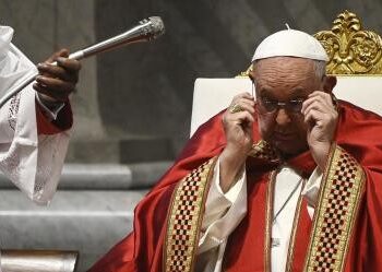 Simone Biles gana oro también en salto