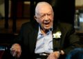 Expresidente Jimmy Carter, casi 100 años, espera poder sufragar por Kamala Harris
