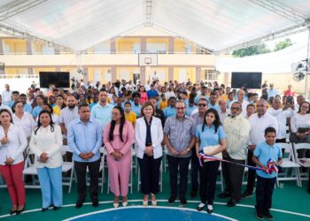 Instan a maestros evaluar desempeño a través progreso de estudiantes
