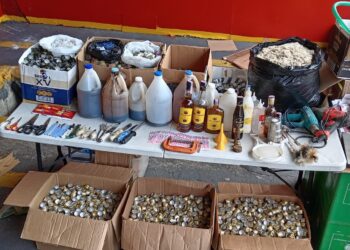 Desmantelan red de fabricantes de bebidas alcohólicas adulteradas con más de 500 unidades