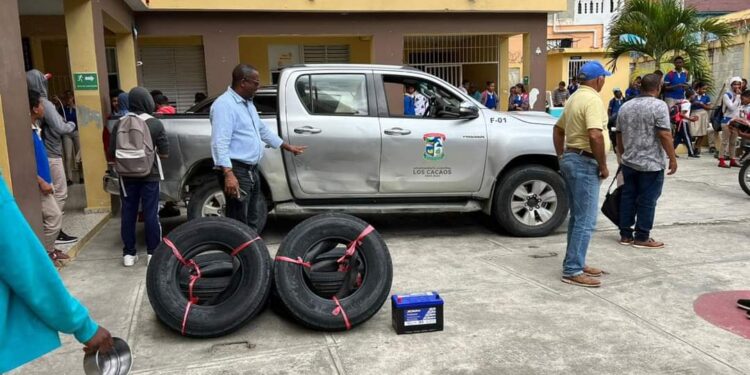 Choferes del municipio Los Cacaos aumentan cien pesos al pasaje