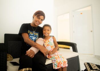 MIVED entrega apartamento a joven Ana Karina Ramos en Plan Mi Vivienda Hato del Yaque, Santiago