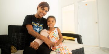 MIVED entrega apartamento a joven Ana Karina Ramos en Plan Mi Vivienda Hato del Yaque, Santiago