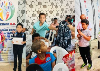Fundación FUNDEINCORD realiza entrega de útiles escolares en distintos puntos DN