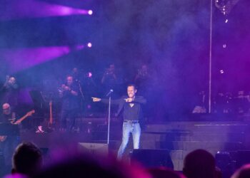 Marc Anthony, al estilo más puro, contagia de alegría Santo Domingo