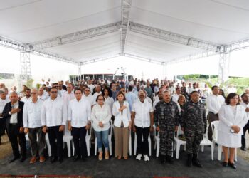 Vicepresidenta Raquel Peña inaugura moderno destacamento policial en Villa González