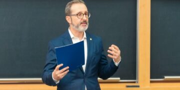 Banco Popular ofrece charla de finanzas personales a periodistas y comunicadores