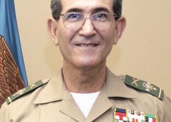 Teniente General Carlos Luciano Díaz Morfa es colocado en honrosa situación de retiro