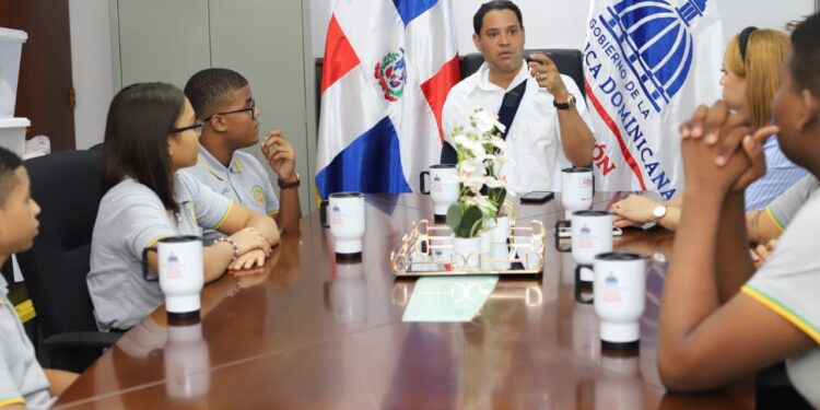 Alumnos Regional 15 ganan primer reality juegos educativos del MINERD