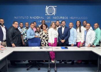 INDRHI recibe autoridades municipales de Azua; pasan balance de obras hidráulicas en la demarcación