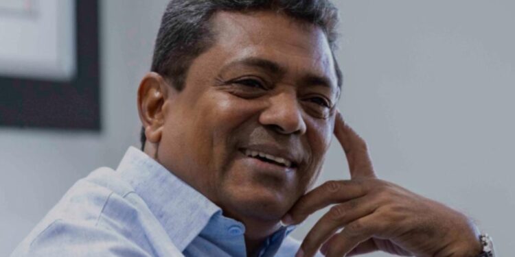 Junior Santos presenta su declaración jurada ante la CC