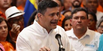 Esposa de opositor detenido responsabiliza a Maduro de lo que pueda pasarle