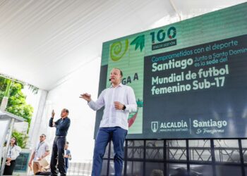 Ulises Rodríguez expone cambios de una gestión que transforma a Santiago