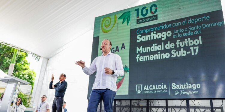 Ulises Rodríguez expone cambios de una gestión que transforma a Santiago