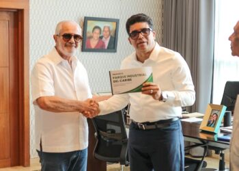 Dío Astacio recibe propuesta para construir zona industrial en SDE