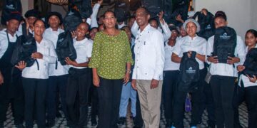 Lopesan Costa Bávaro impulsa el desarrollo educativo y apoya a sus colaboradores con entrega de útiles escolares