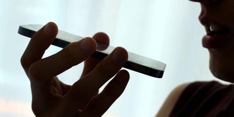 ¿Qué tan cierto es que los celulares nos escuchen y muestren justo lo que nos interesa?