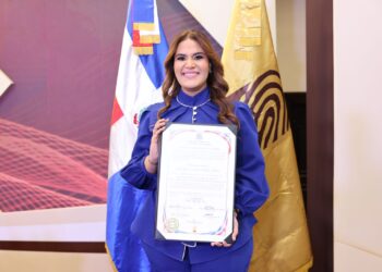 Michelle Ortiz electa a unanimidad como vocera diputados del PARLACEN