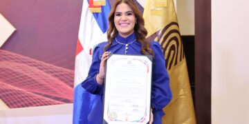 Michelle Ortiz electa a unanimidad como vocera diputados del PARLACEN