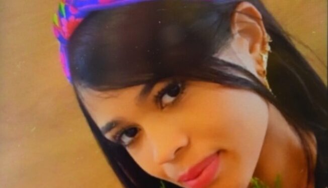 Investigan circunstancias en que mujer cayó desde un cuarto piso con hija de 5 años