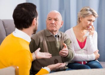 Estudio revela que 7 de cada 10 jóvenes que trabajan viven con sus padres