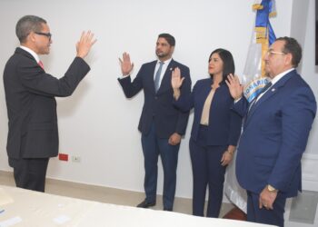 PRM escoge a Cristóbal Venerado Castillo como vocero de su bloque en Senado