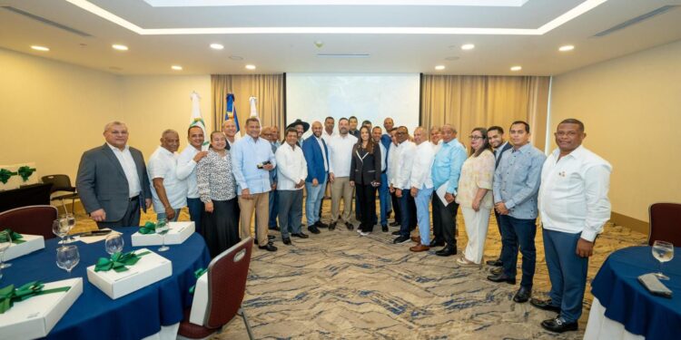 Entidades reconocen labor de Paíno Henríquez en DO Sostenible; asegura habrá “un ministro de Medio Ambiente municipalista”