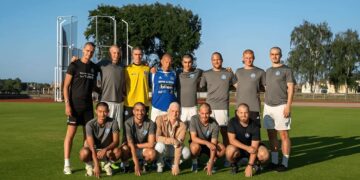 Conmovedor gesto de un equipo de fútbol sueco con su capitán, quien padece de cáncer