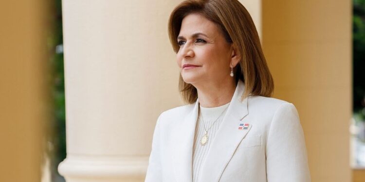 Así es la vestimenta de la vicepresidenta para la toma de posesión de Luis Abinader