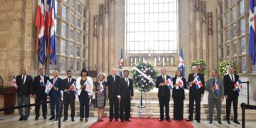 Duartianos exigen retiro de restos de Pedro Santana del Panteón Nacional