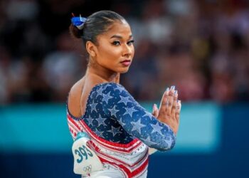 Gimnasta estadounidense tuvo que devolver la medalla de París 2024