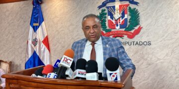 Diputado José Ferreiras propone reducir de 32 a 10 los senadores y gobernadores en la reforma constitucional