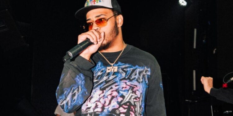 NTG y Myke Towers Colaboran en "La primera vez"