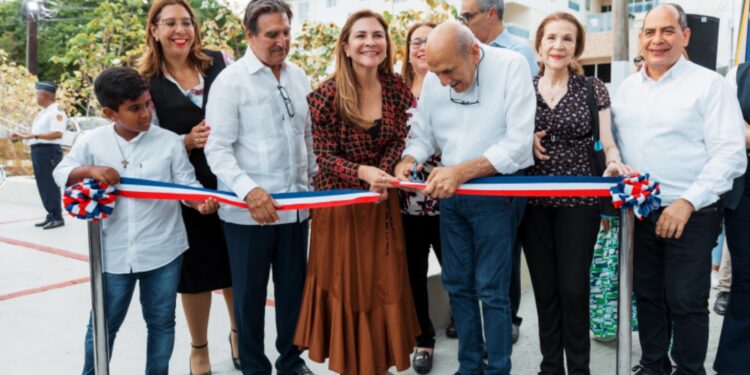 Alcaldía del Distrito Nacional rescata plaza en honor a Fabio Fiallo