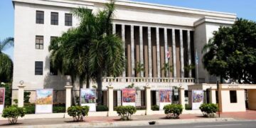 Minerd otorgará bono de US$500 en colegios a estudiantes que queden sin cupos en escuelas