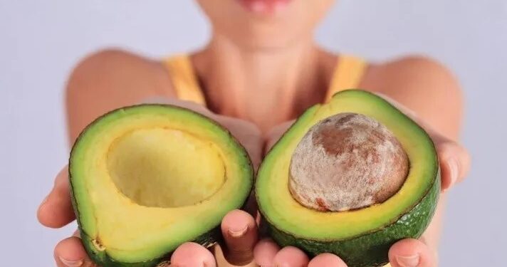 Aguacate en el desayuno: ¿exceso de grasas o beneficio para la salud?