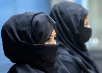 El Talibán prohíbe las voces y los rostros de mujeres en público