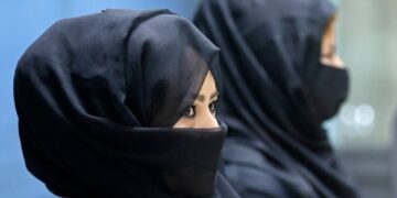 El Talibán prohíbe las voces y los rostros de mujeres en público