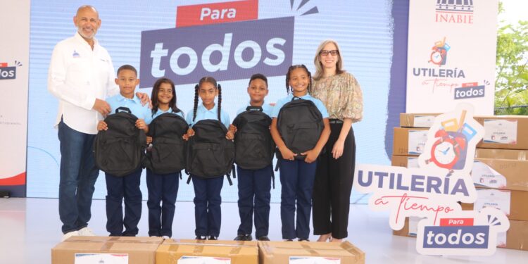 INABIE completó a tiempo entrega de más de 1.8 millones de kits de utilería escolar; garantiza alimentación desde el primer día de clases
