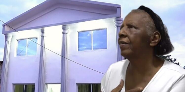 Empresario Antonio Carbone entrega tres viviendas amuebladas a parientes de la medallista olímpica Marileidy Paulino