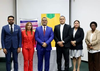 Universidad Católica y fundación EGEDONBOSCO formalizan alianza para impulsar formación