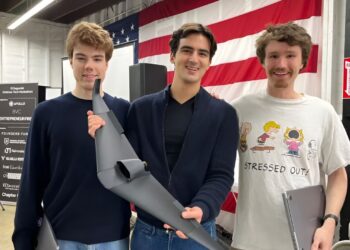 Jóvenes captan la atención del Pentágono al crear en 24 horas un dron que no necesita GPS